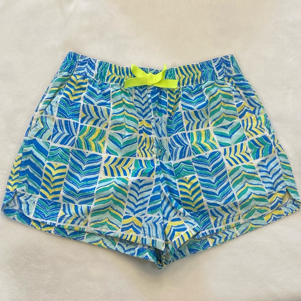 Girls Vinyard Vines shorts size small. ORIGINALLY $50 PERFECT CONDITION